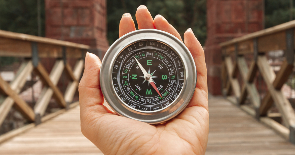 Use of non-ferrous metals in navigation systems